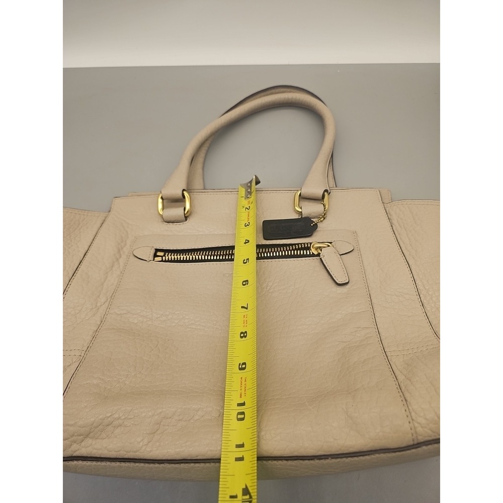 COACH LEGACY TEXTURED LEATHER SHOULDER BAG COLOR:BEIGE/BLACK No 19926 - Picture 3 of 8
